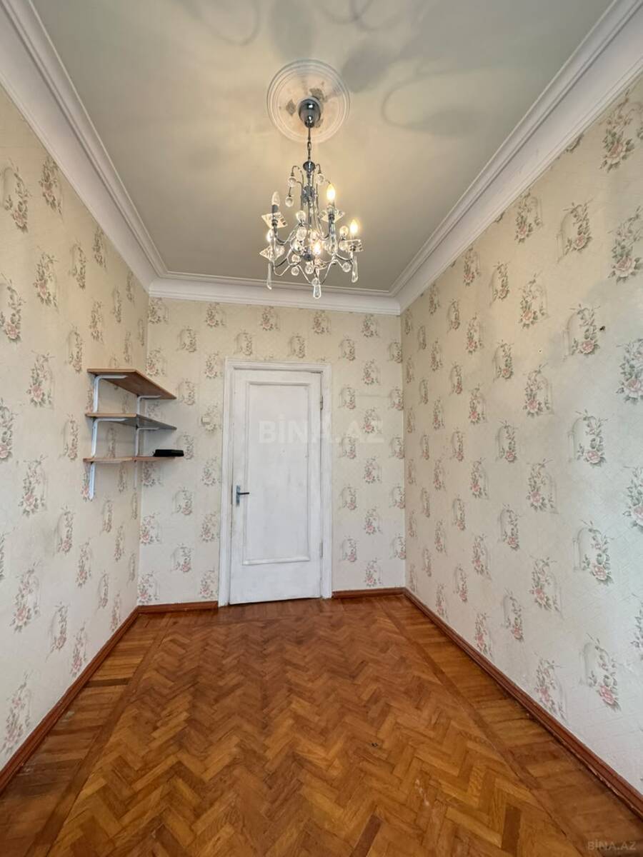 2 otaqlı Köhnə tikili, Bakıxanov q., Bakı