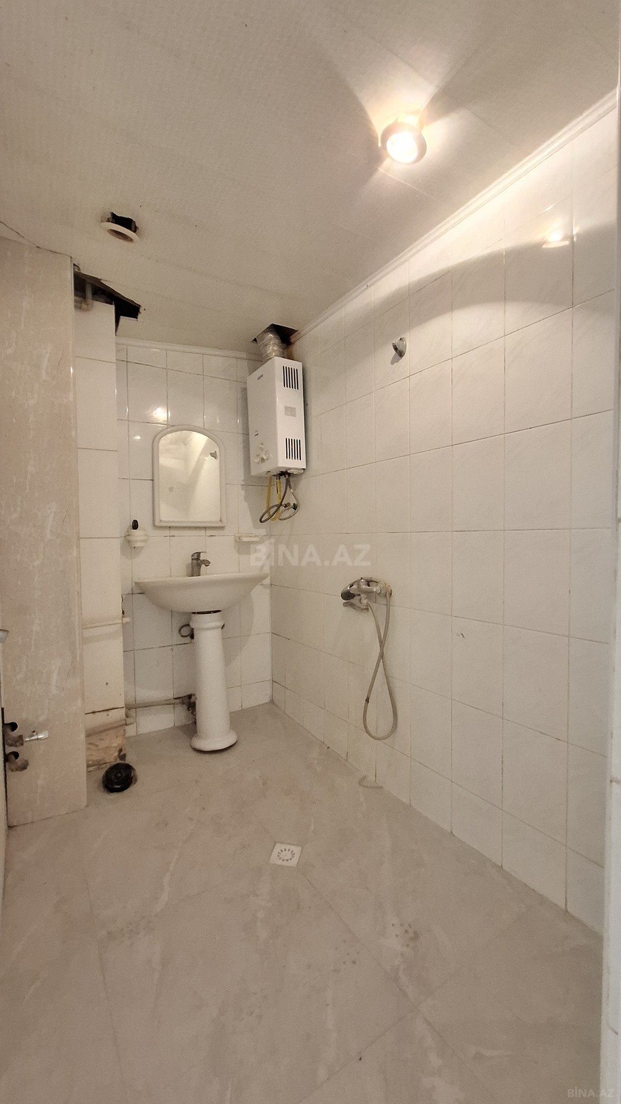 2 otaqlı Köhnə tikili, Azadlıq Prospekti m., Bakı