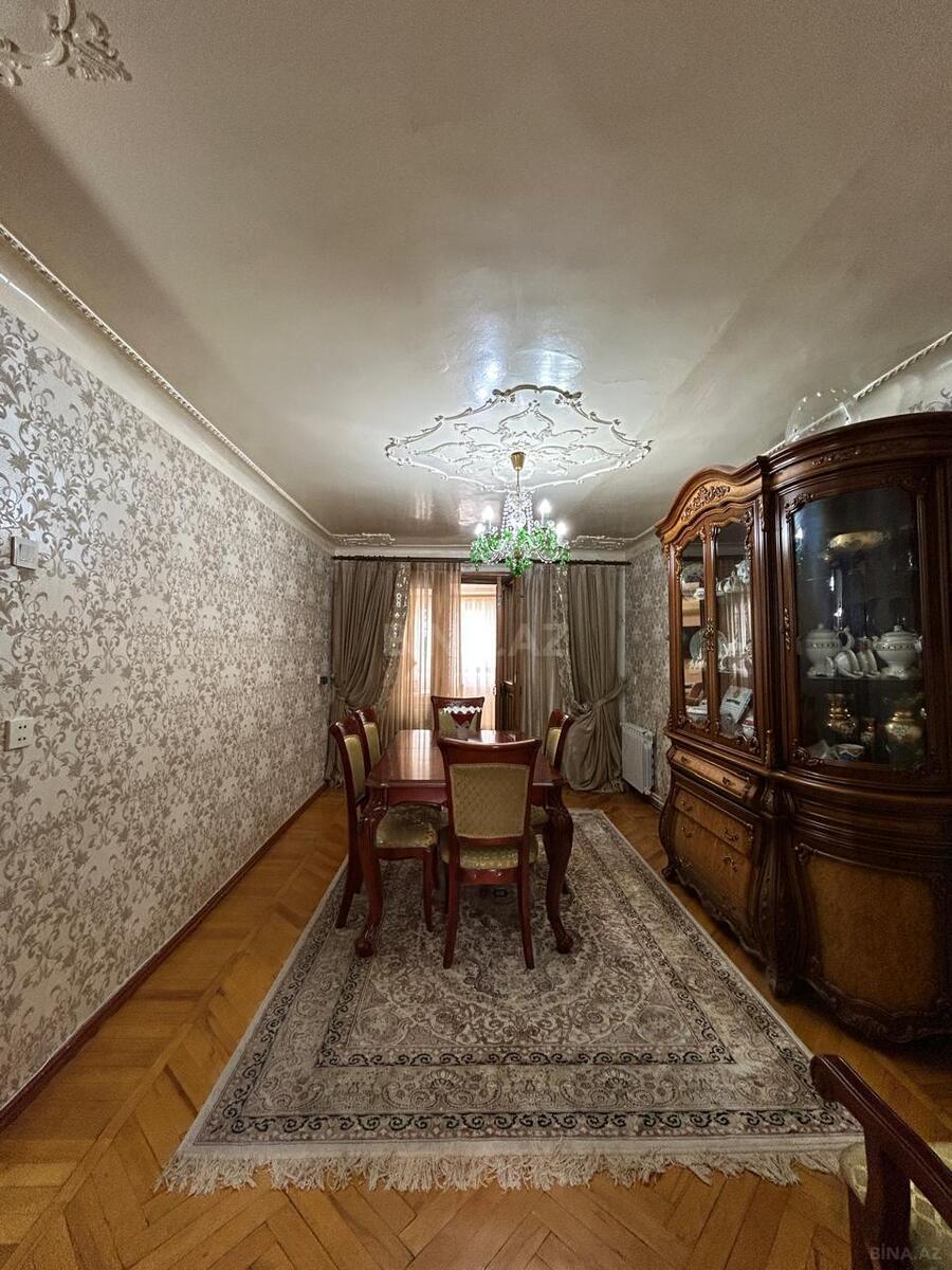 3 otaqlı Köhnə tikili, 28 May m., Bakı