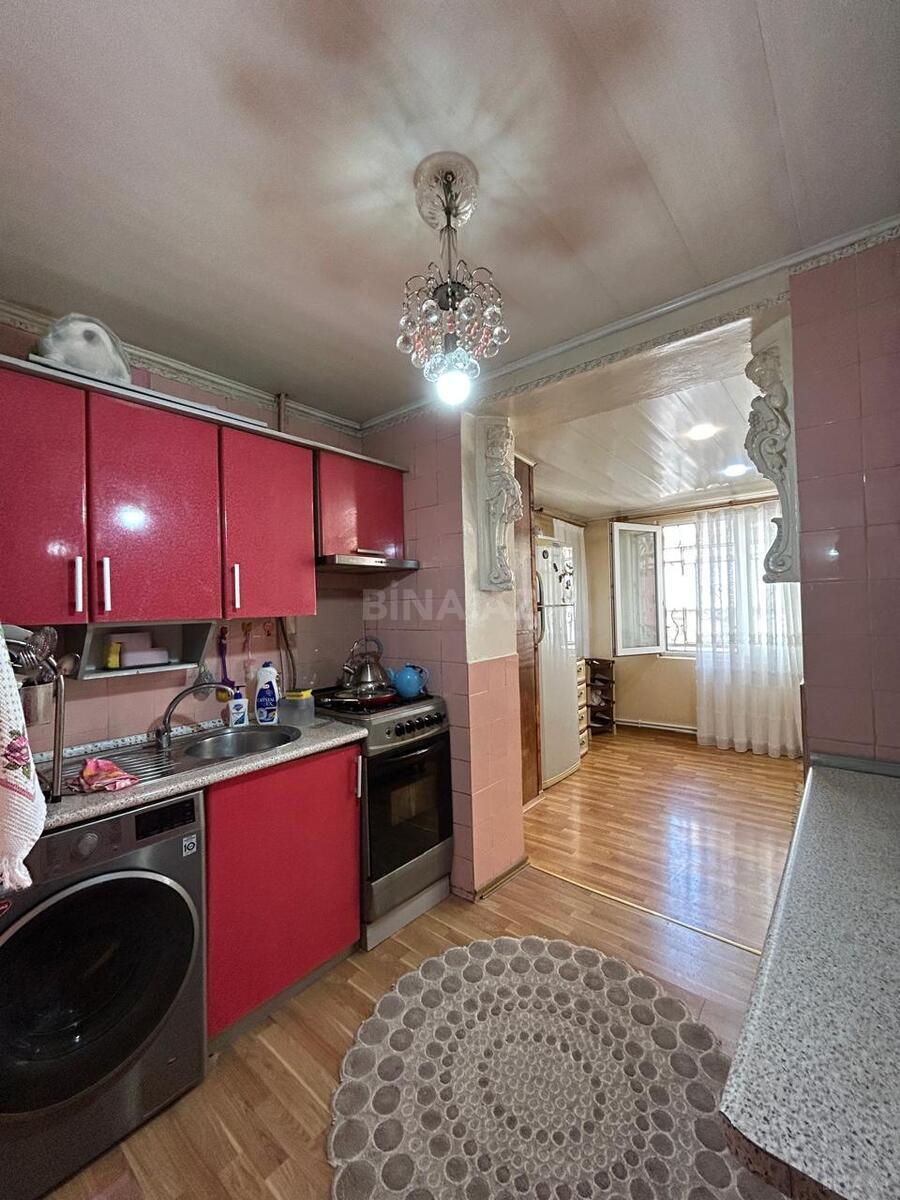 3 otaqlı Köhnə tikili, 28 May m., Bakı