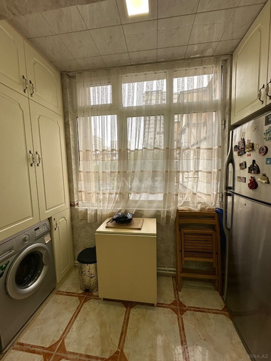 4 otaqlı Köhnə tikili, İnşaatçılar m., Bakı