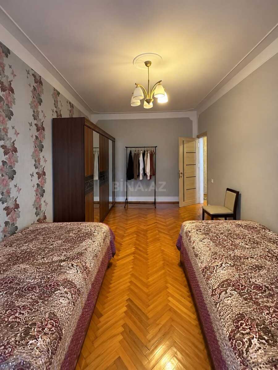 4 otaqlı Köhnə tikili, İnşaatçılar m., Bakı