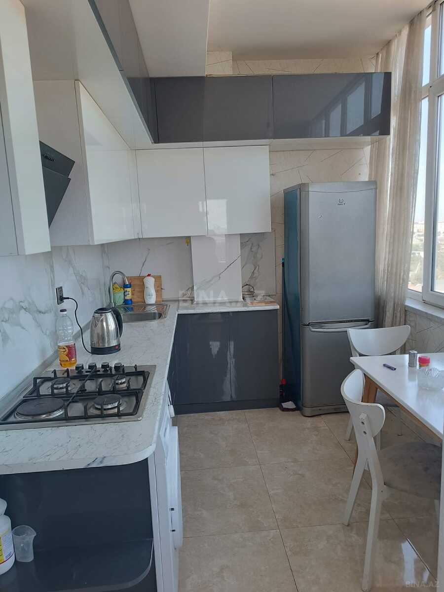 3 otaqlı Yeni tikili, Xırdalan