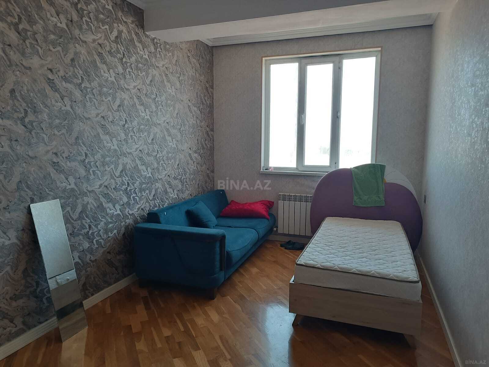 3 otaqlı Yeni tikili, Xırdalan