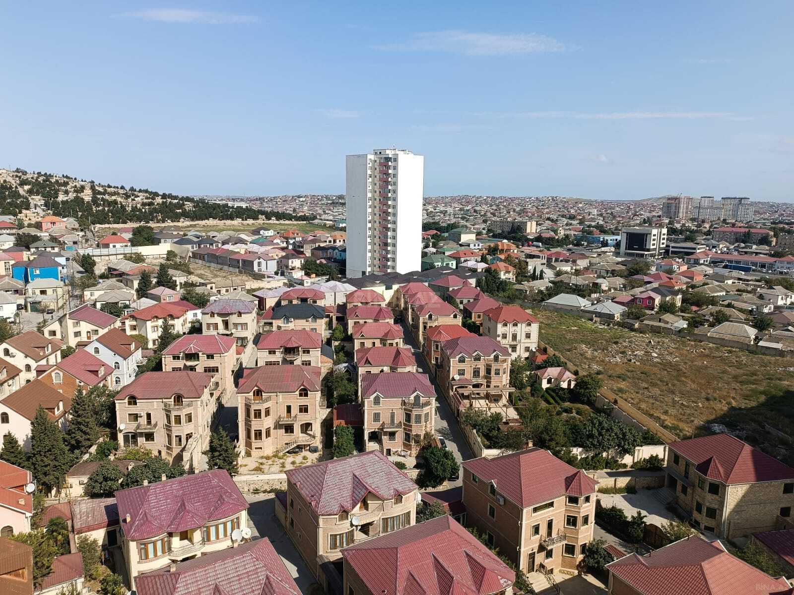 3 otaqlı Yeni tikili, Xırdalan