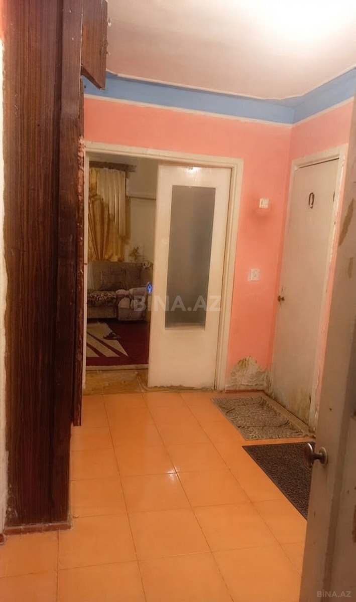 3 otaqlı Köhnə tikili, Neftçilər m., Bakı