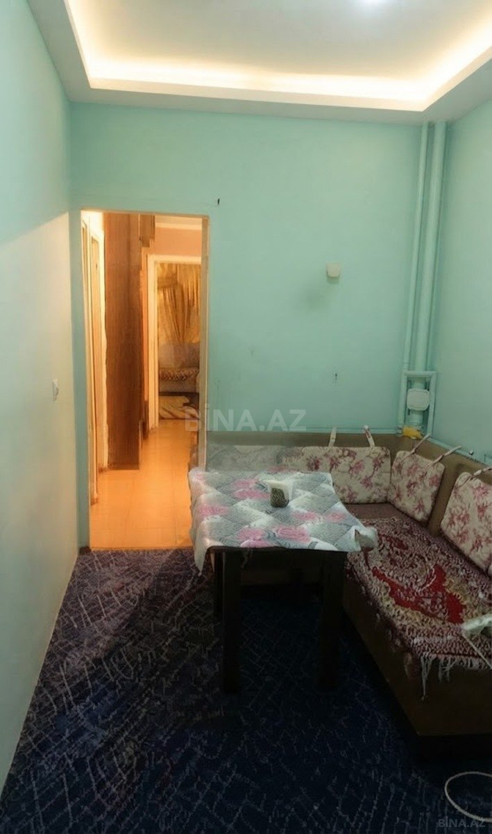 3 otaqlı Köhnə tikili, Neftçilər m., Bakı