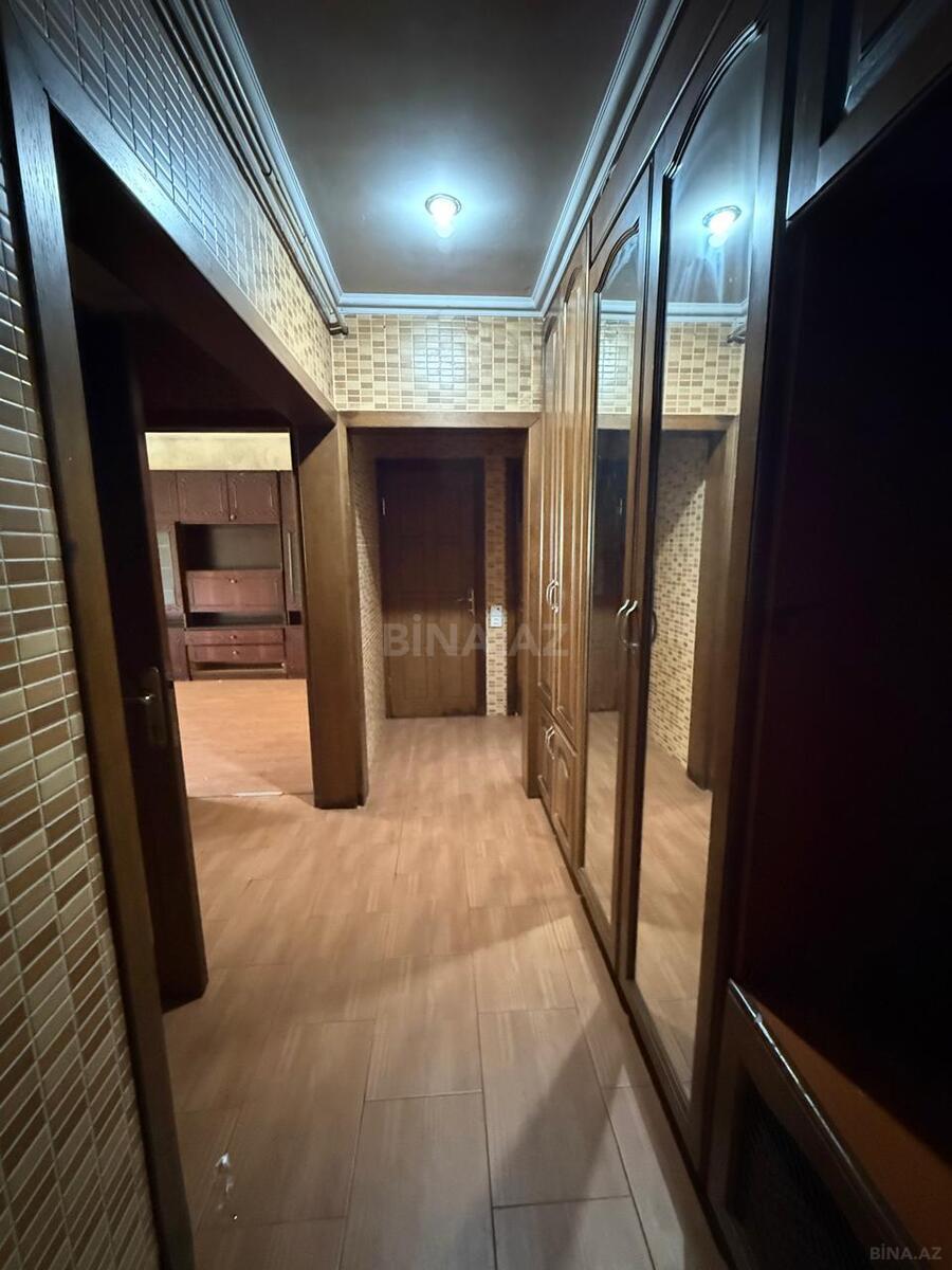 3 otaqlı Köhnə tikili, Həzi Aslanov m., Bakı