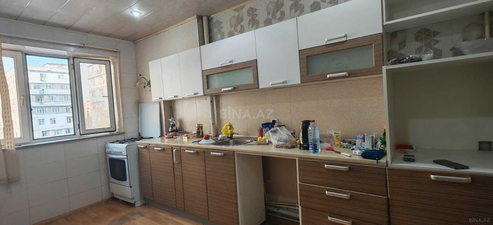 3 otaqlı Köhnə tikili, Xalqlar Dostluğu m., Bakı