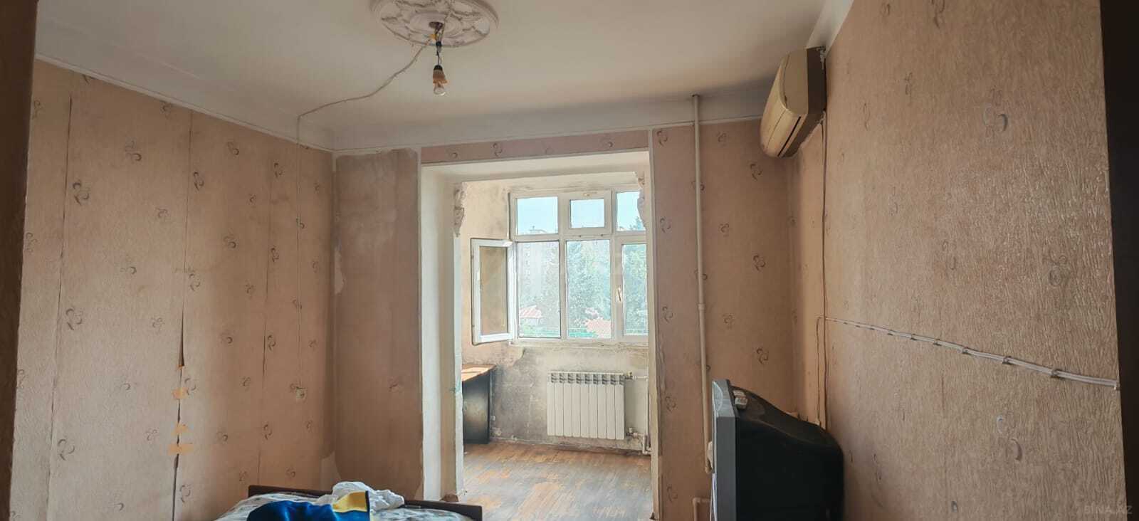 3 otaqlı Köhnə tikili, Xalqlar Dostluğu m., Bakı