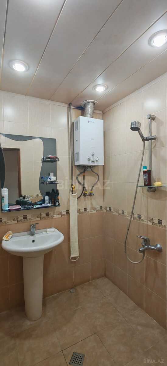 3 otaqlı Köhnə tikili, Xalqlar Dostluğu m., Bakı