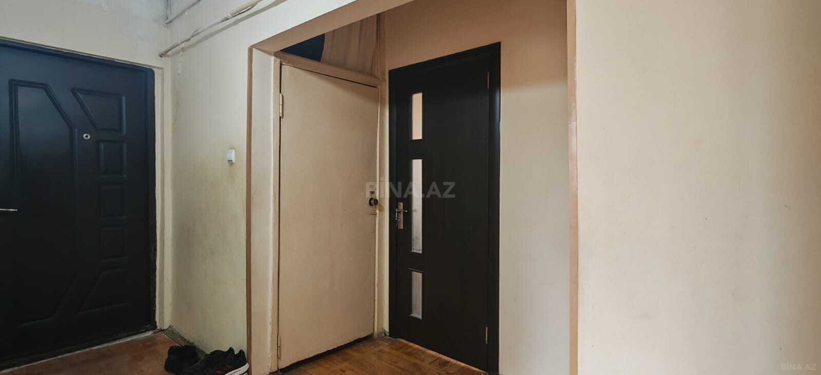 3 otaqlı Köhnə tikili, Xalqlar Dostluğu m., Bakı