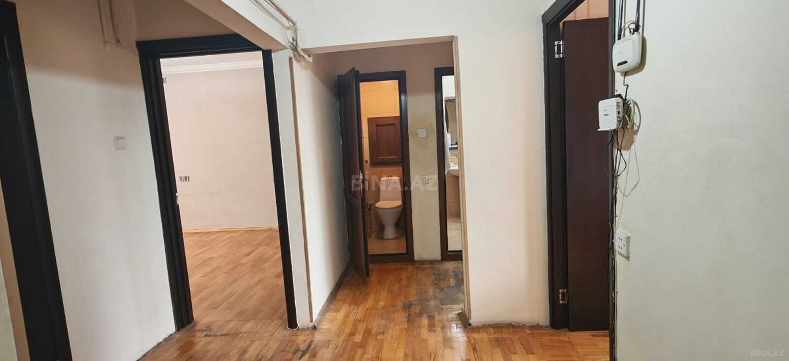 3 otaqlı Köhnə tikili, Xalqlar Dostluğu m., Bakı