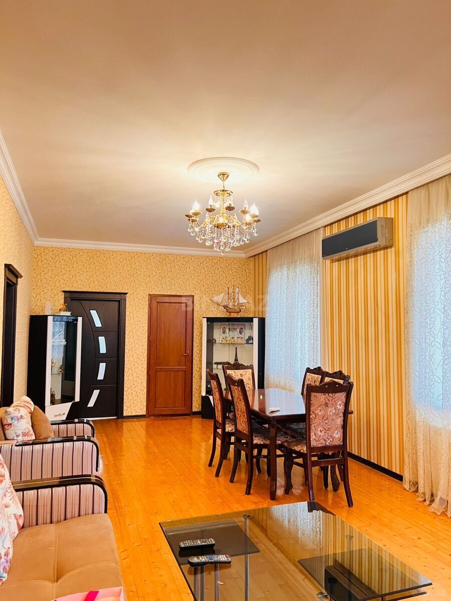 7 otaqlı Həyət evi/Bağ evi, Şağan q., Bakı