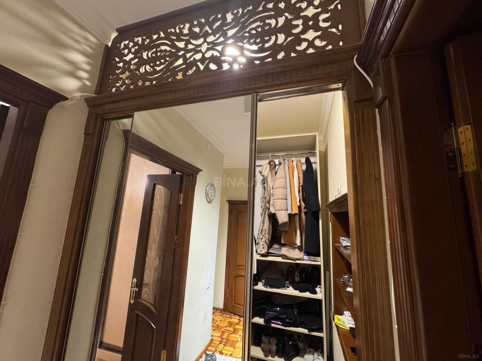 2 otaqlı Köhnə tikili, Şah İsmayıl Xətai m., Bakı