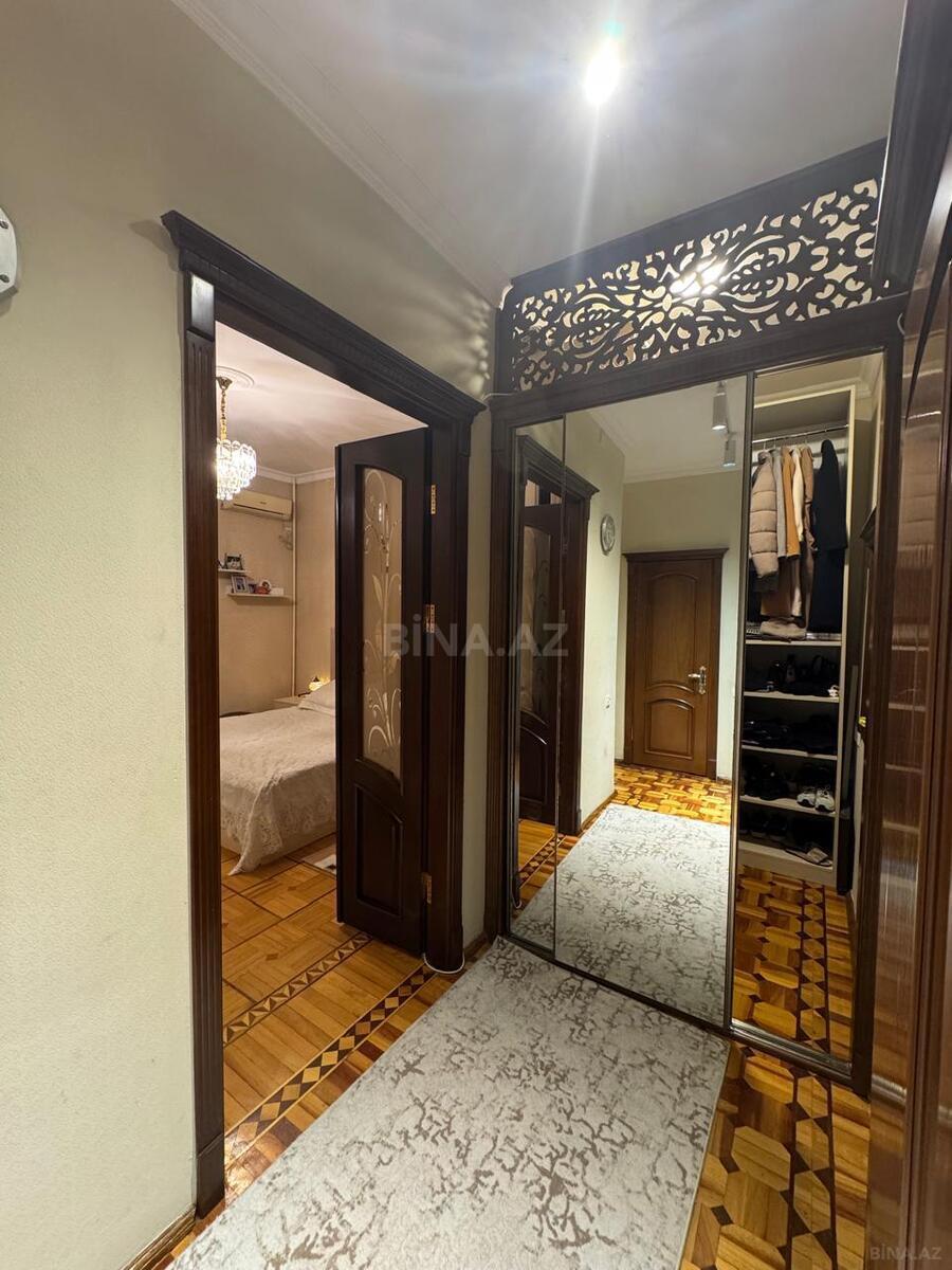 2 otaqlı Köhnə tikili, Şah İsmayıl Xətai m., Bakı