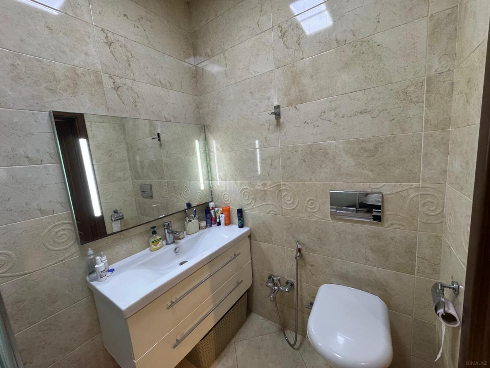 2 otaqlı Köhnə tikili, Şah İsmayıl Xətai m., Bakı