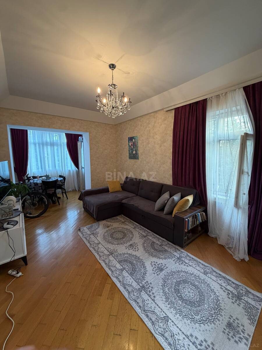 2 otaqlı Köhnə tikili, İnşaatçılar m., Bakı