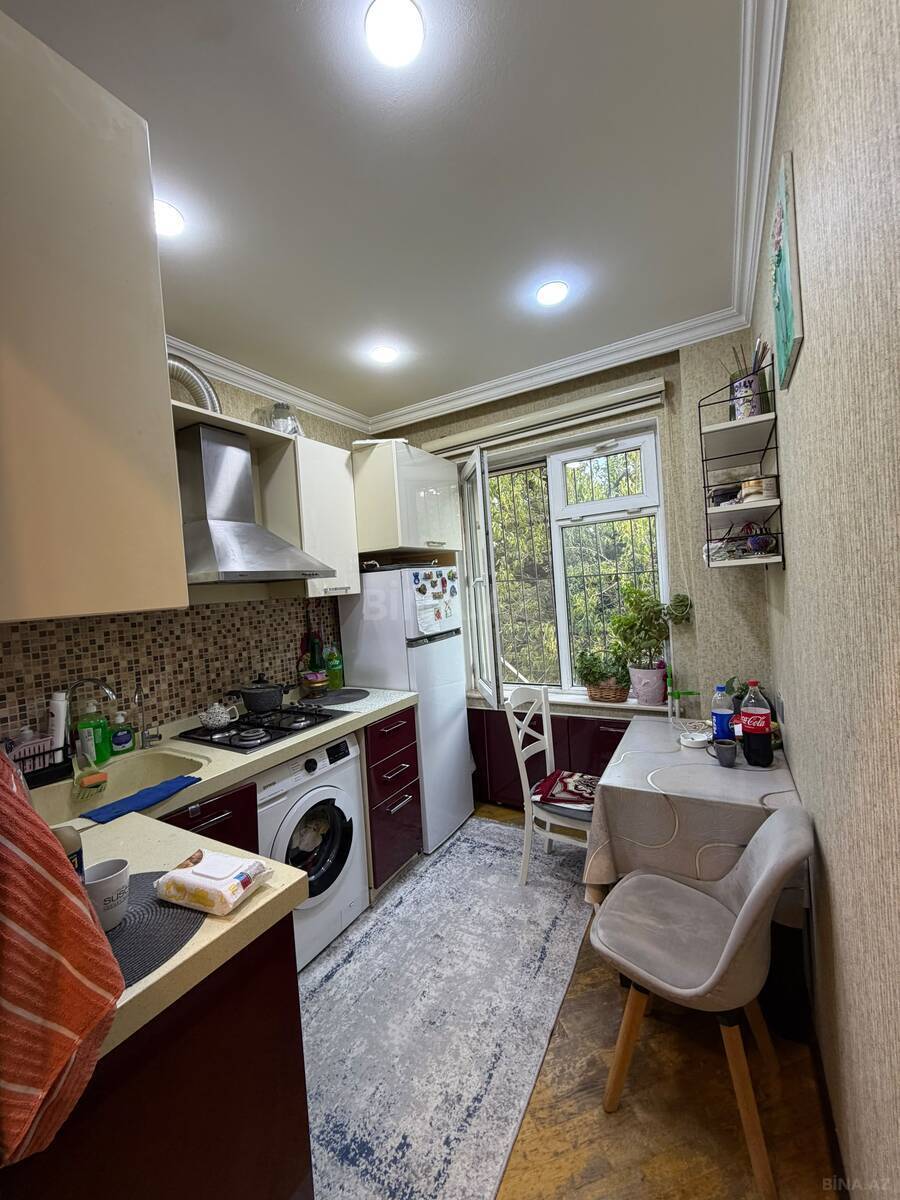 2 otaqlı Köhnə tikili, İnşaatçılar m., Bakı