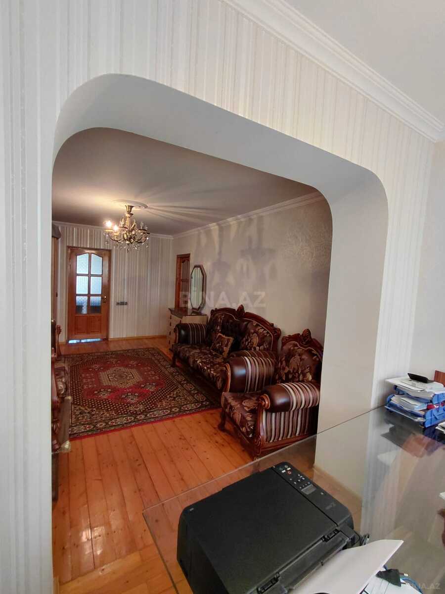 4 otaqlı Köhnə tikili, Həzi Aslanov m., Bakı