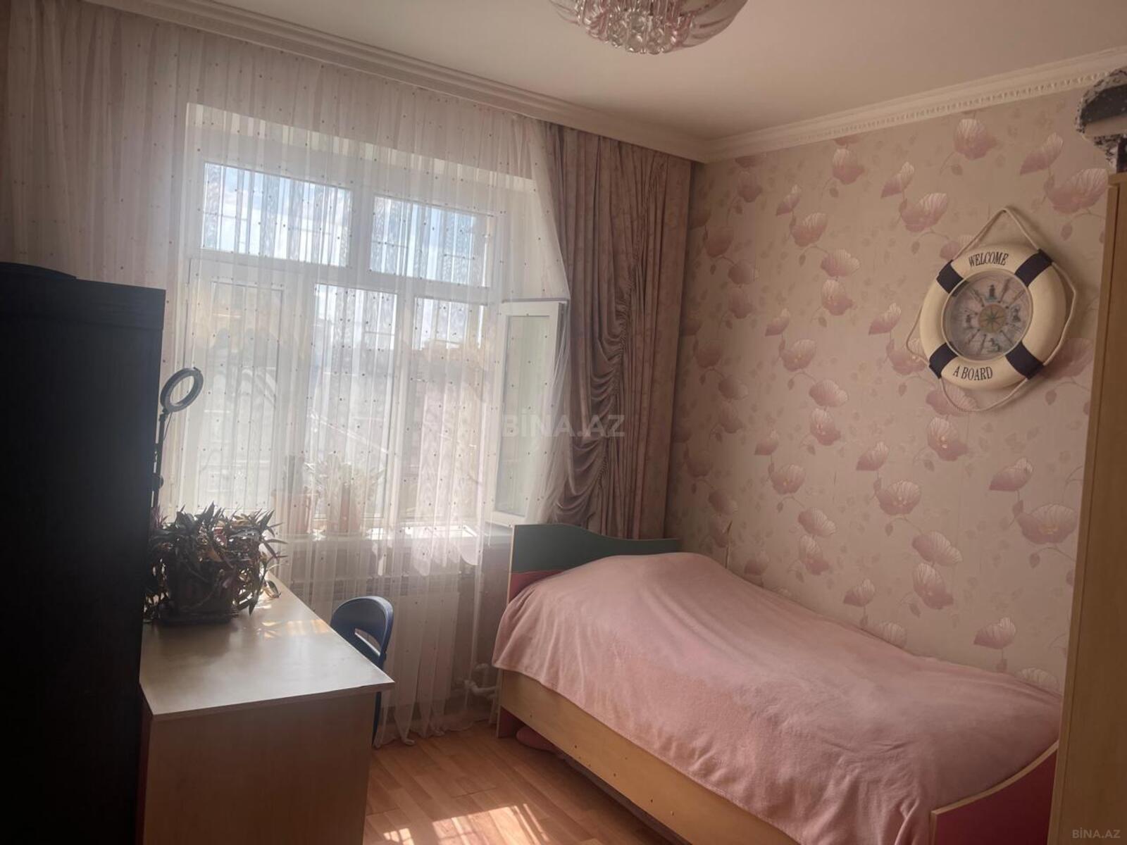 4 otaqlı Köhnə tikili, Əhmədli m., Bakı