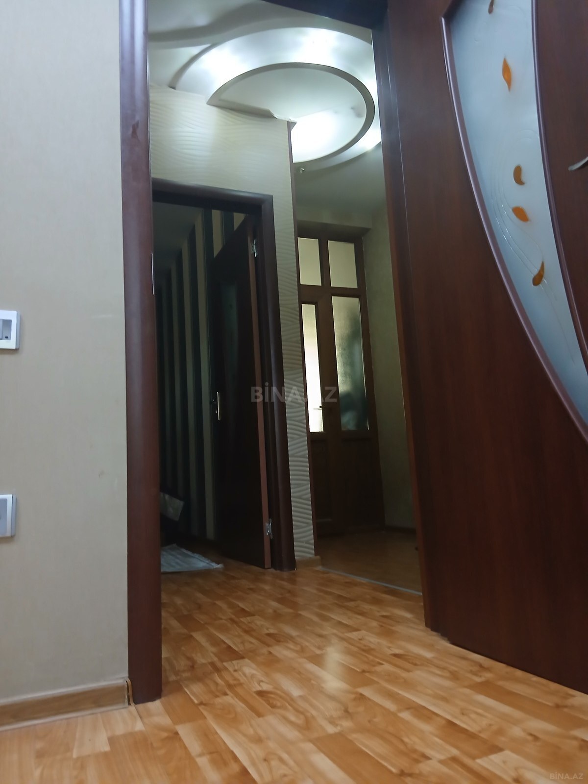 2 otaqlı Köhnə tikili, Xalqlar Dostluğu m., Bakı