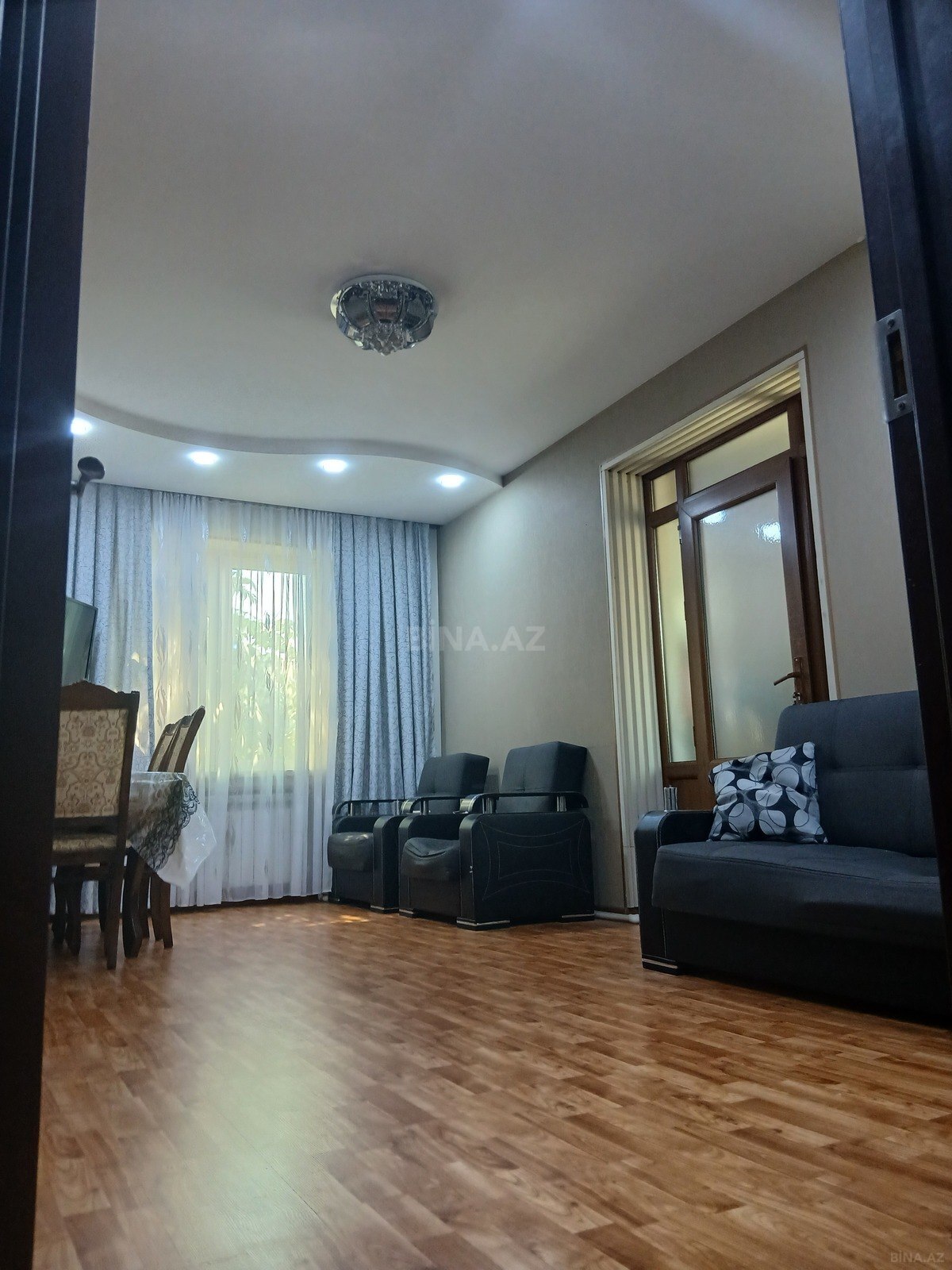 2 otaqlı Köhnə tikili, Xalqlar Dostluğu m., Bakı