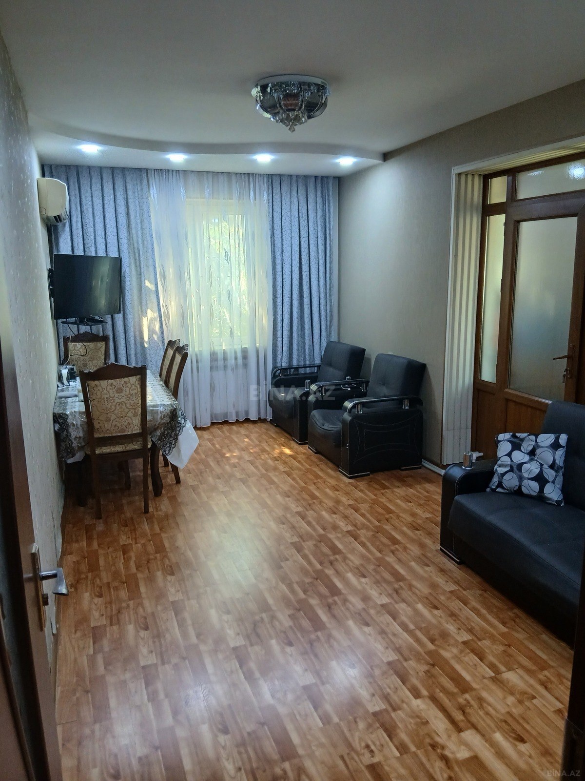 2 otaqlı Köhnə tikili, Xalqlar Dostluğu m., Bakı