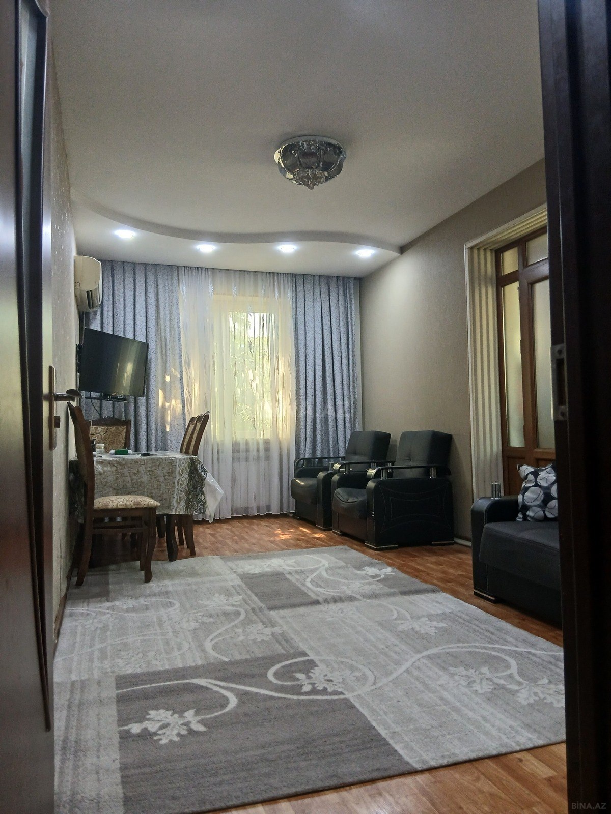2 otaqlı Köhnə tikili, Xalqlar Dostluğu m., Bakı