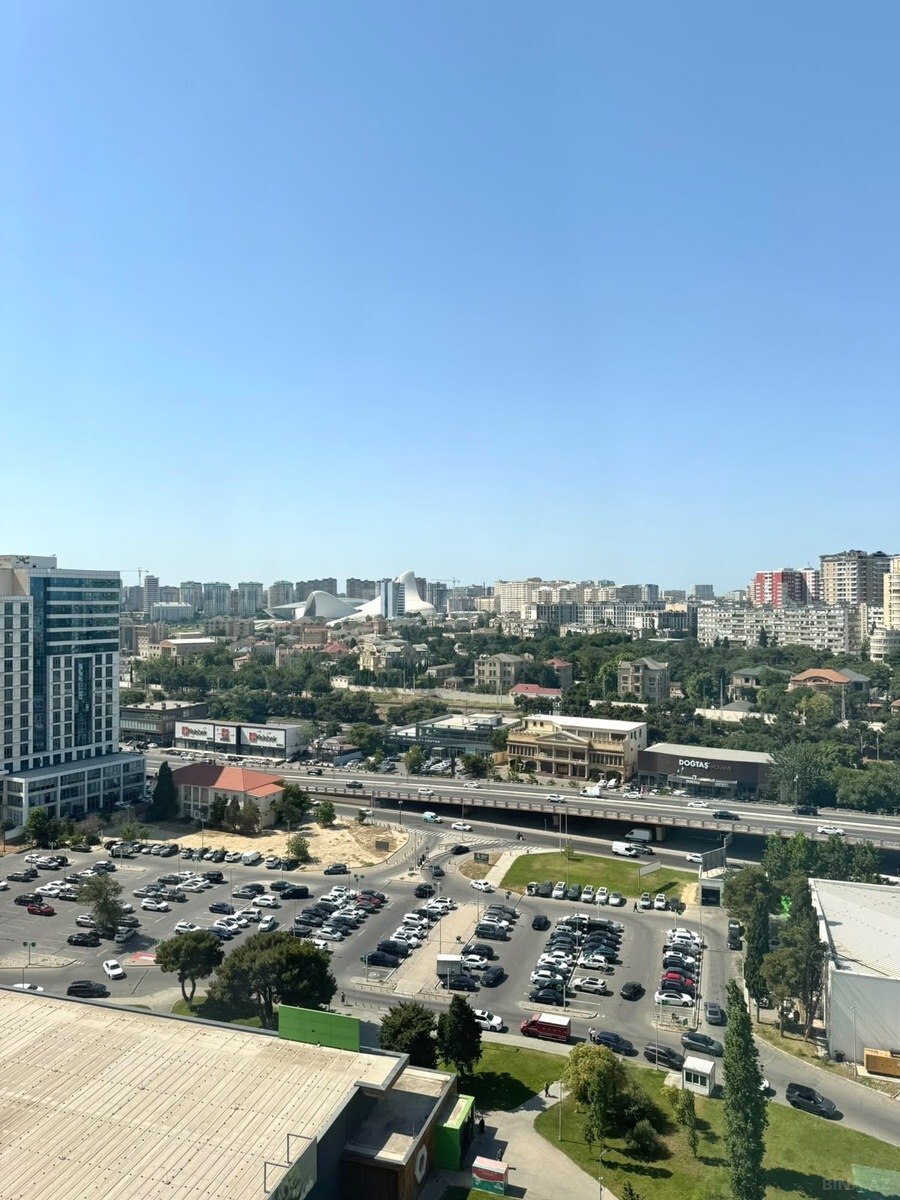 3 otaqlı Yeni tikili, Şah İsmayıl Xətai m., Bakı