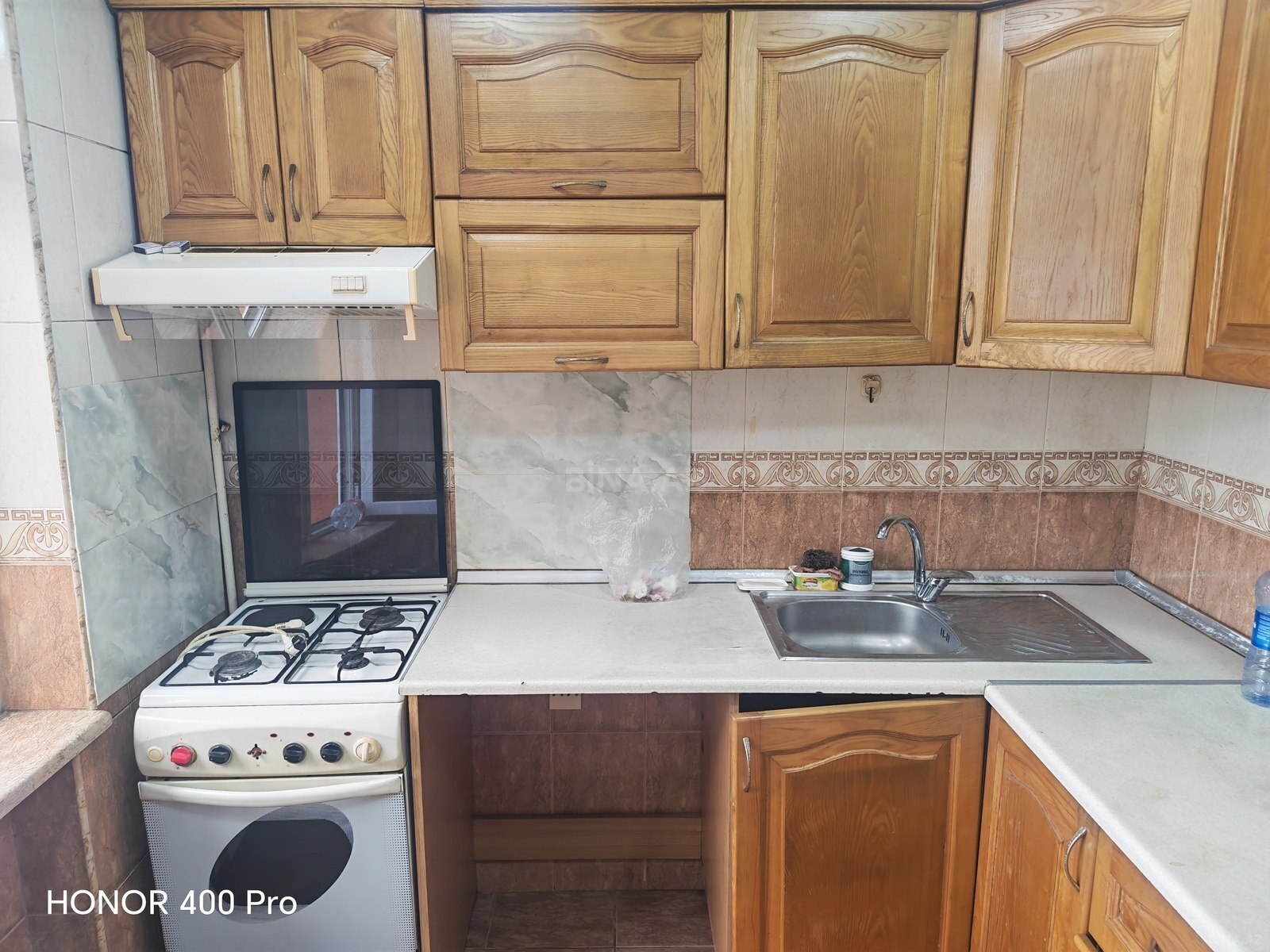2 otaqlı Köhnə tikili, Neftçilər m., Bakı