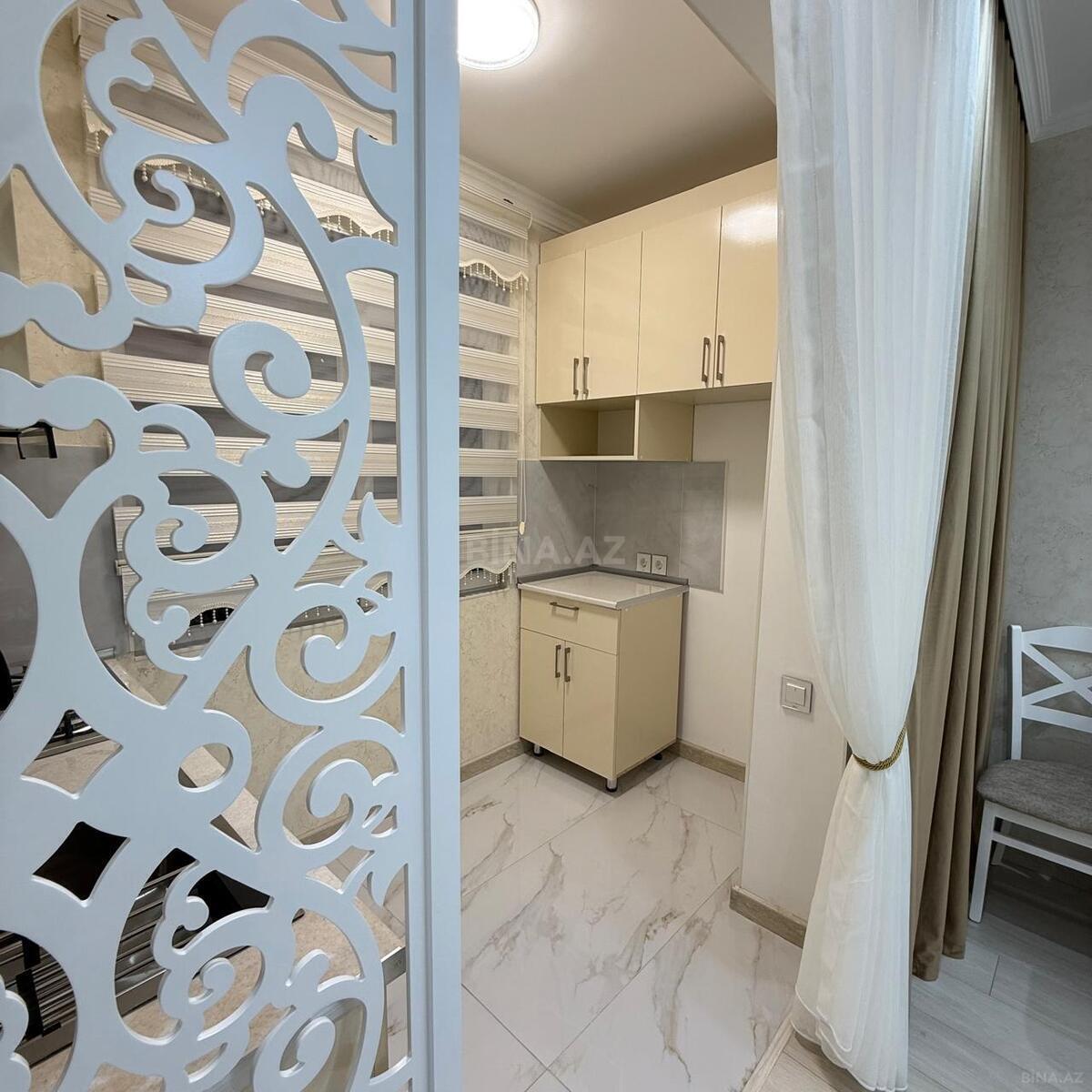 2 otaqlı Köhnə tikili, Memar Əcəmi m., Bakı