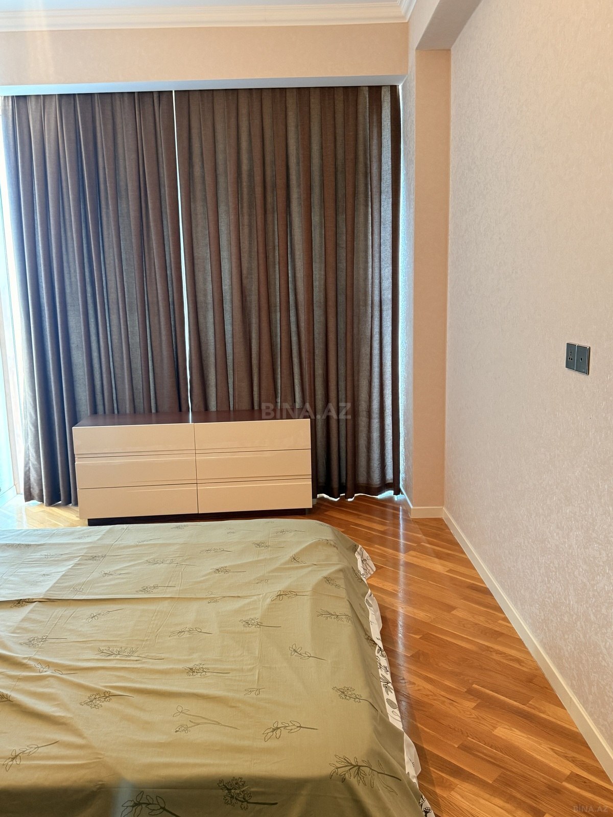 3 otaqlı Yeni tikili, 8 Noyabr m., Bakı