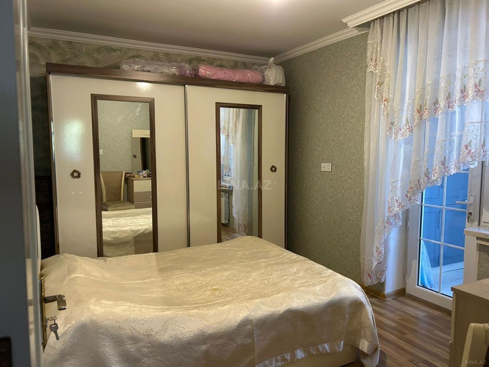 2 otaqlı Köhnə tikili, Xalqlar Dostluğu m., Bakı