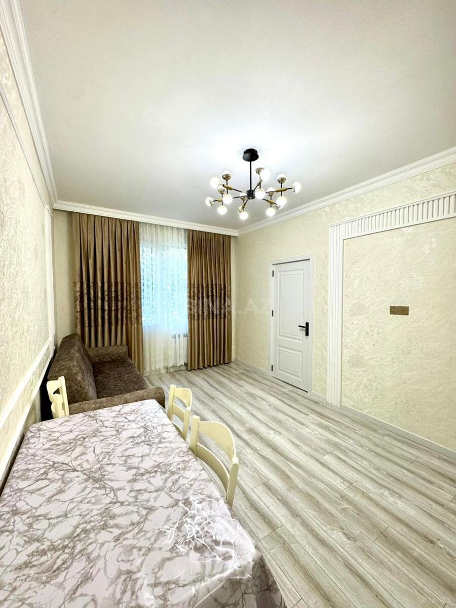 2 otaqlı Köhnə tikili, Memar Əcəmi m., Bakı