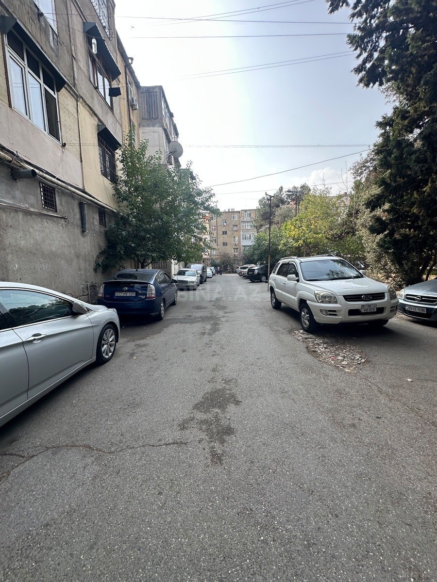 2 otaqlı Köhnə tikili, İnşaatçılar m., Bakı