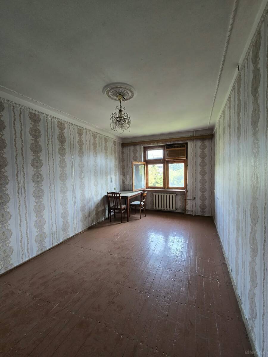4 otaqlı Köhnə tikili, Əhmədli m., Bakı