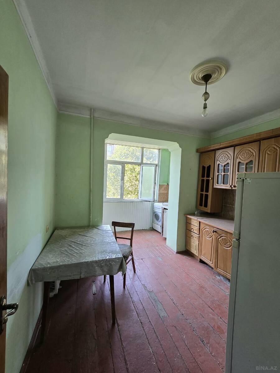 4 otaqlı Köhnə tikili, Əhmədli m., Bakı