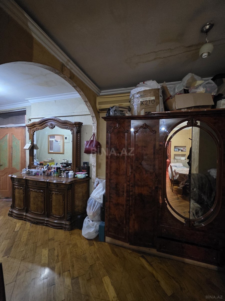 2 otaqlı Köhnə tikili, Nizami m., Bakı