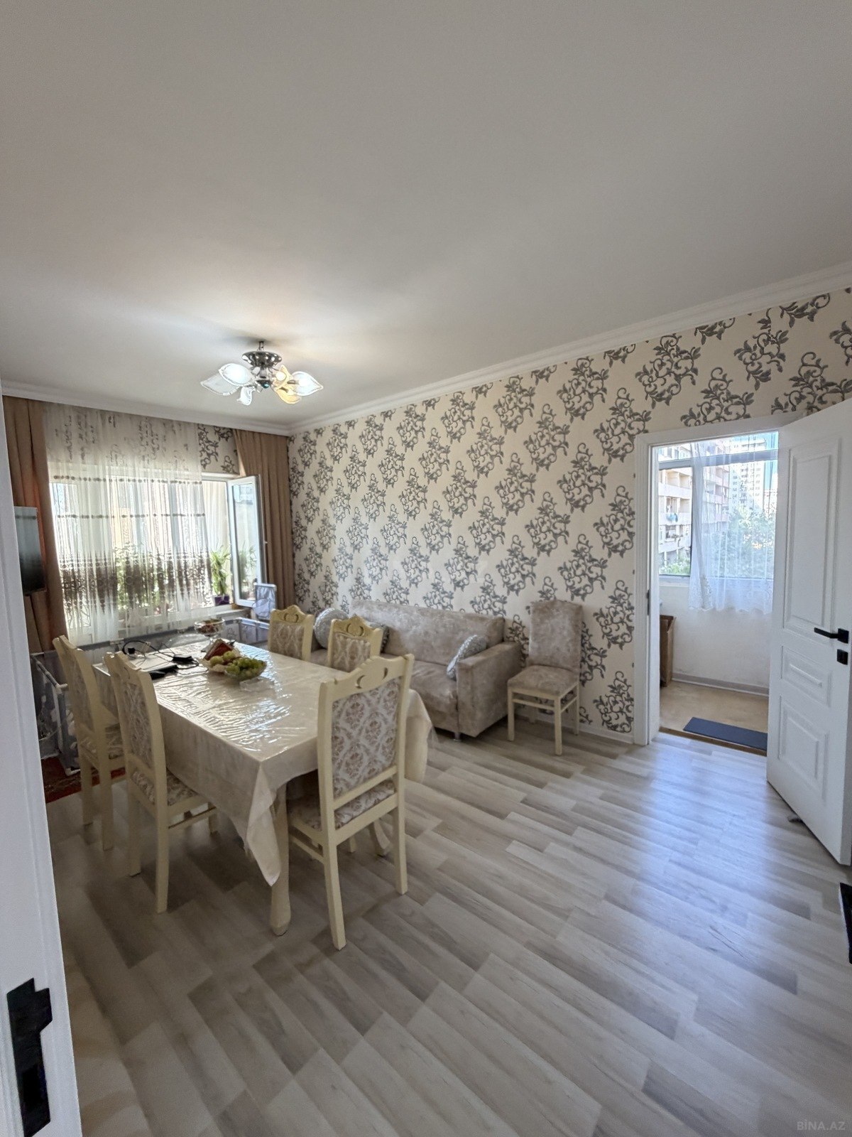 4 otaqlı Köhnə tikili, Həzi Aslanov m., Bakı