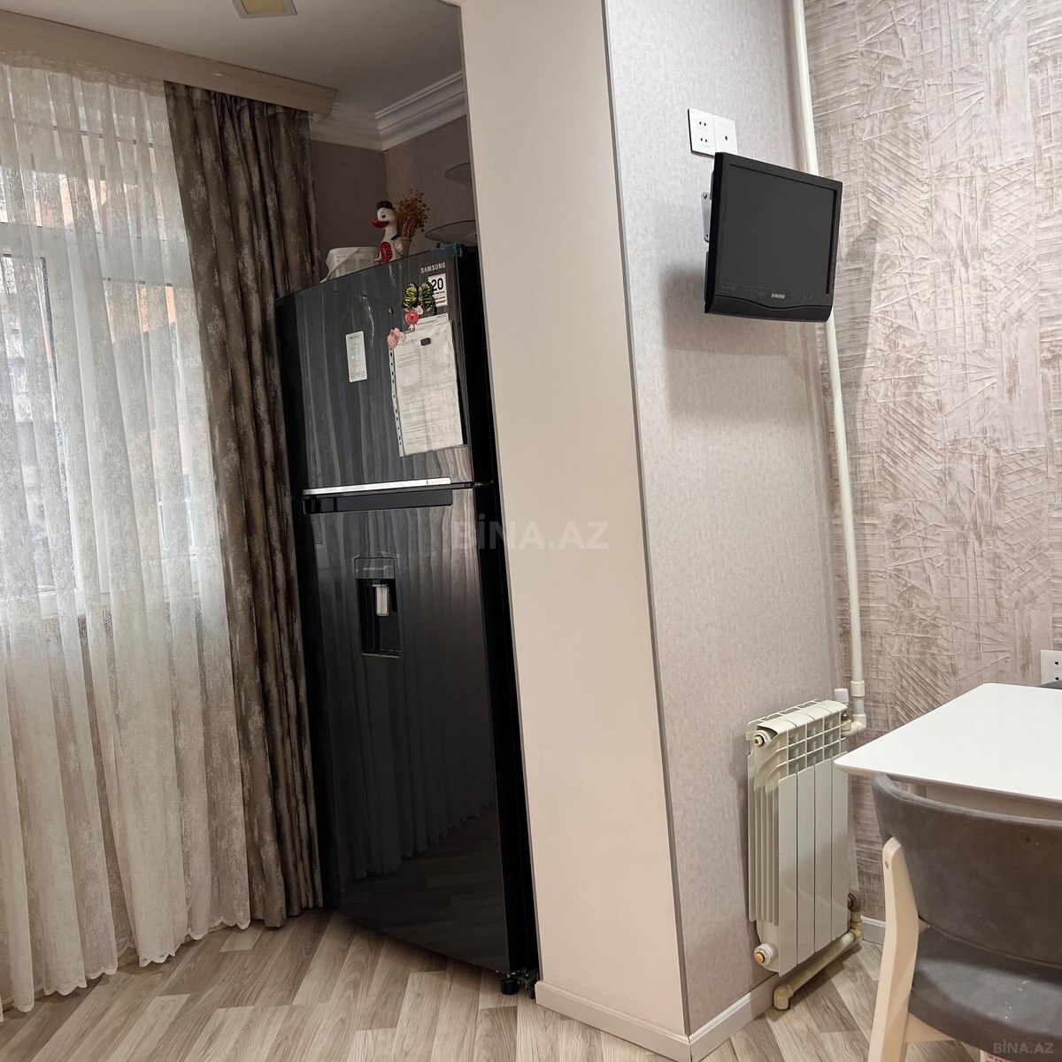 3 otaqlı Köhnə tikili, Xalqlar Dostluğu m., Bakı