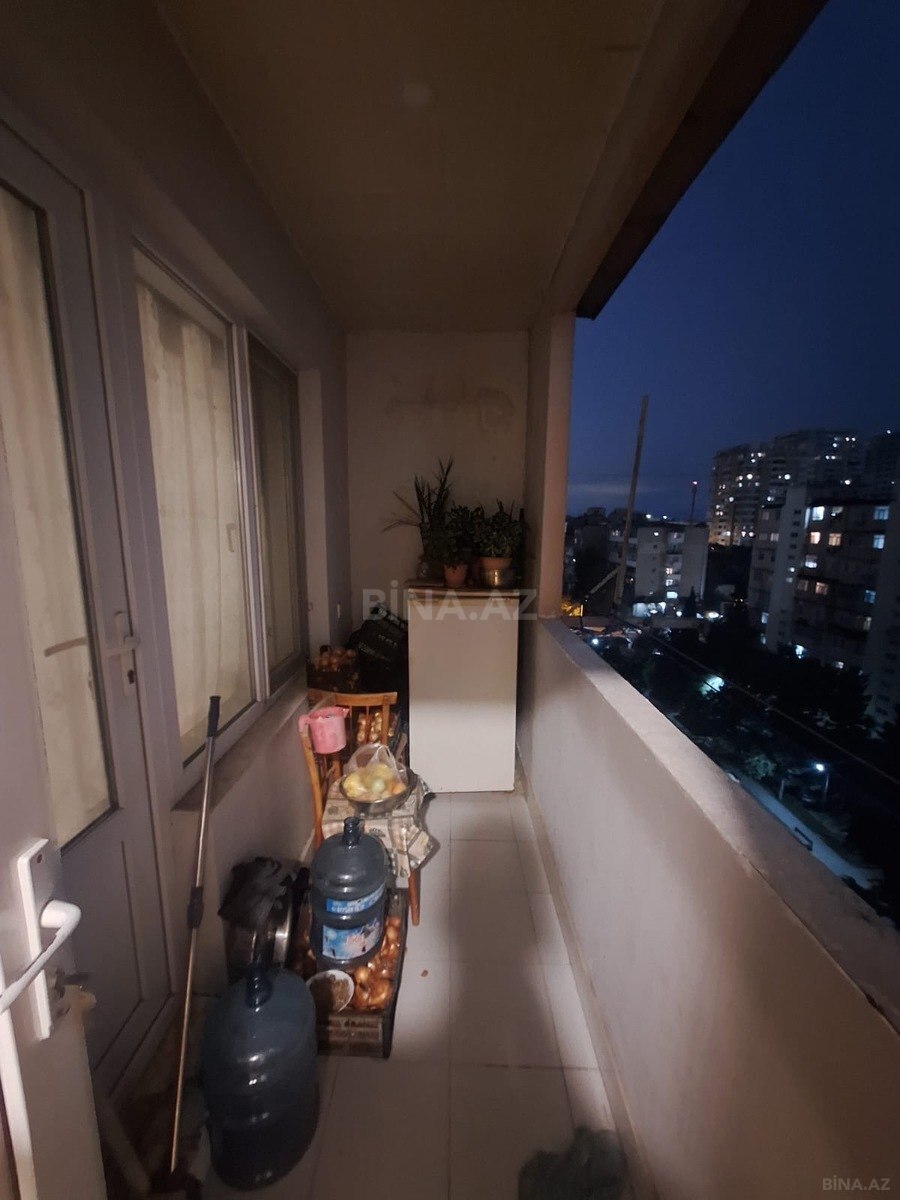 3 otaqlı Köhnə tikili, Xalqlar Dostluğu m., Bakı