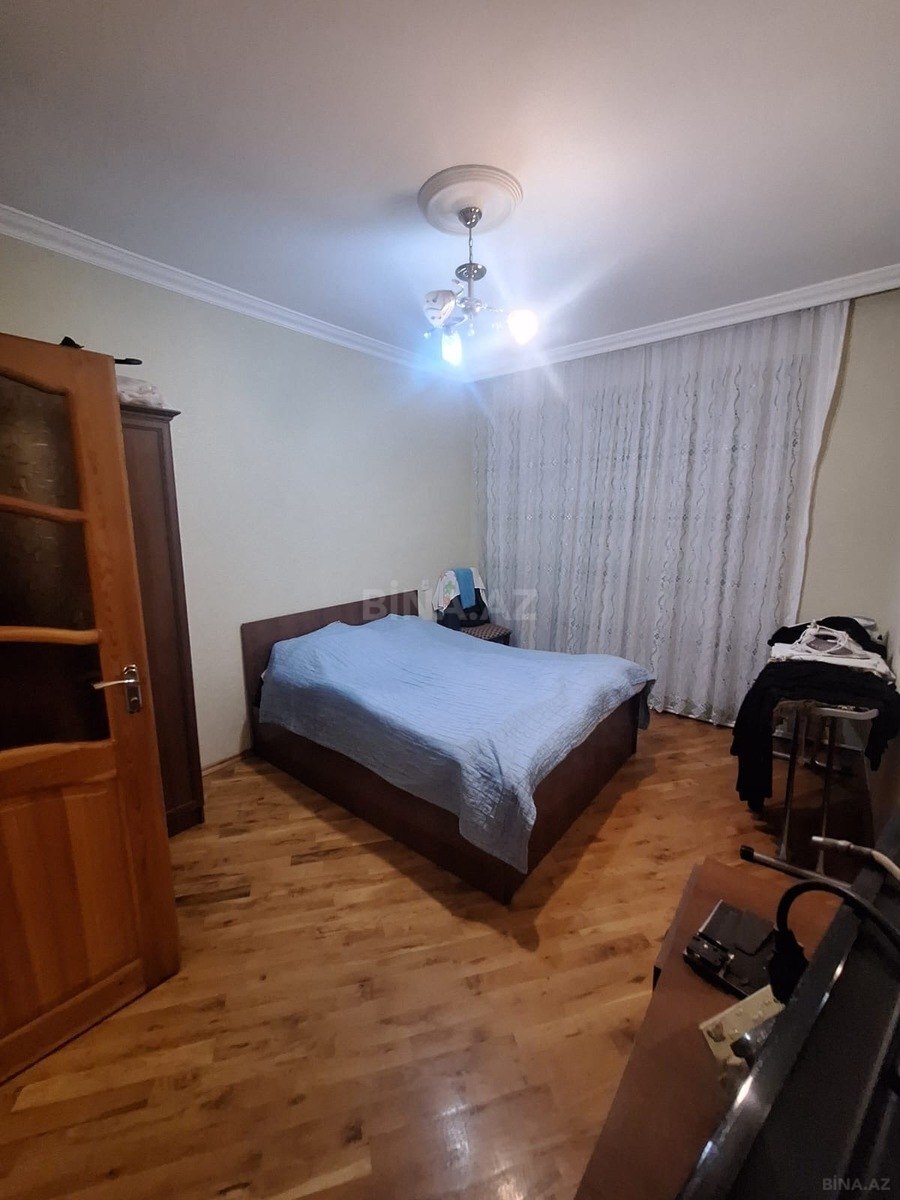 3 otaqlı Köhnə tikili, Xalqlar Dostluğu m., Bakı