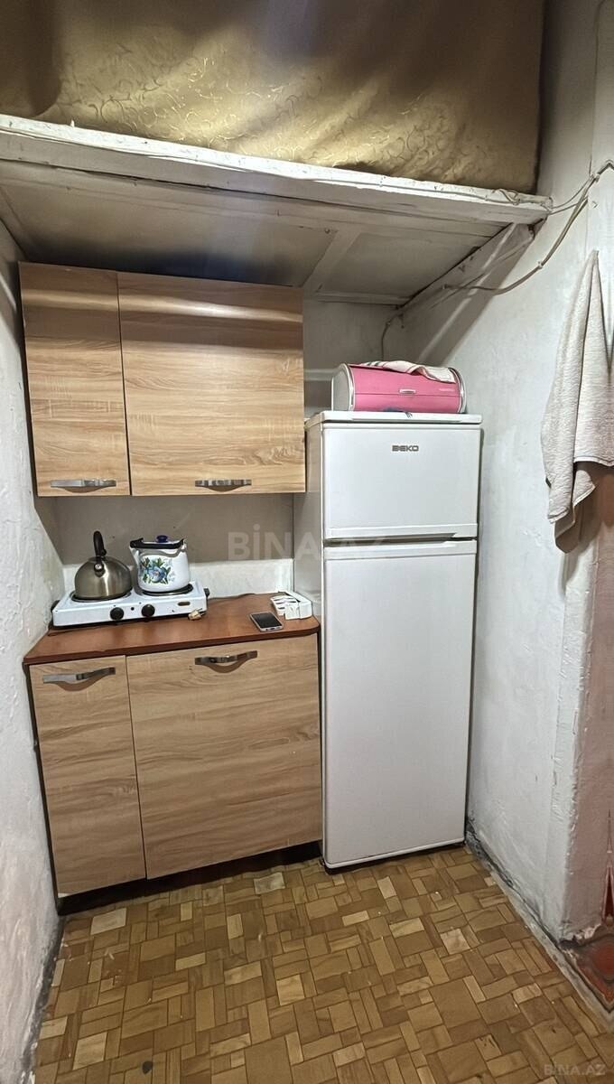 2 otaqlı Köhnə tikili, Elmlər Akademiyası m., Bakı