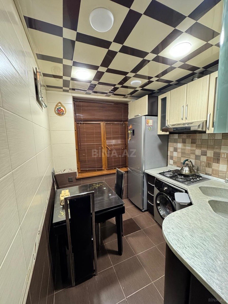 2 otaqlı Köhnə tikili, 8-ci mikrorayon q., Bakı
