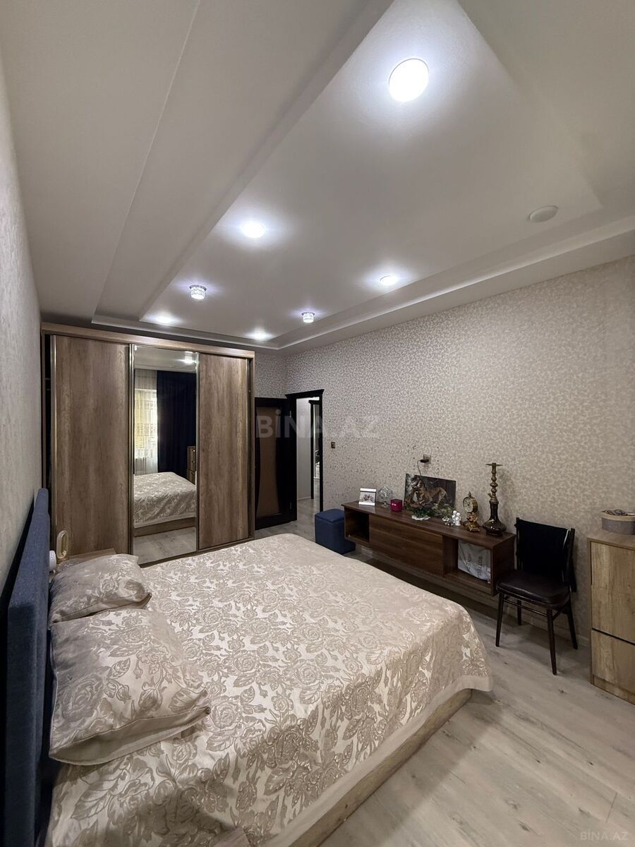 3 otaqlı Köhnə tikili, Bakıxanov q., Bakı