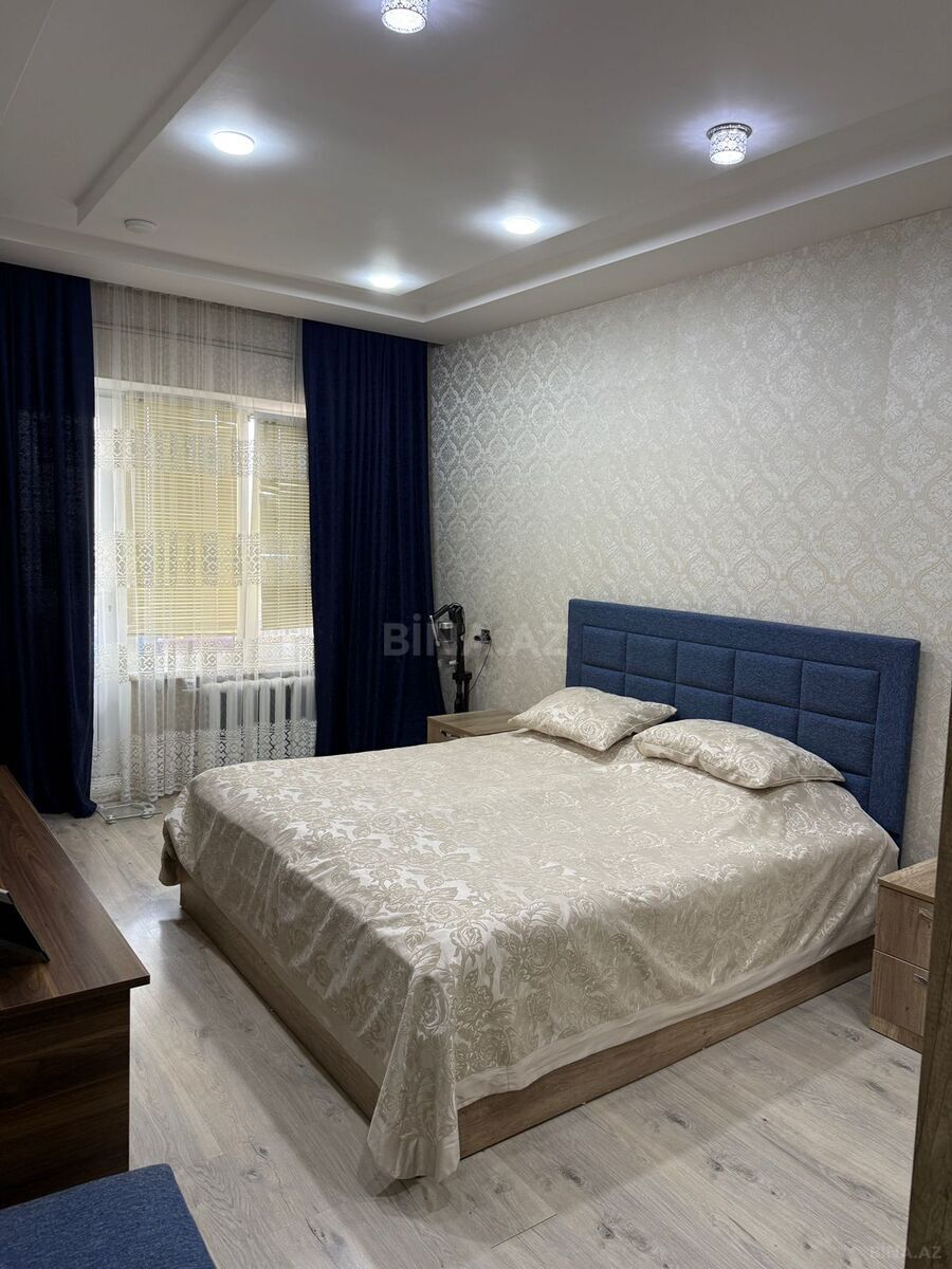 3 otaqlı Köhnə tikili, Bakıxanov q., Bakı
