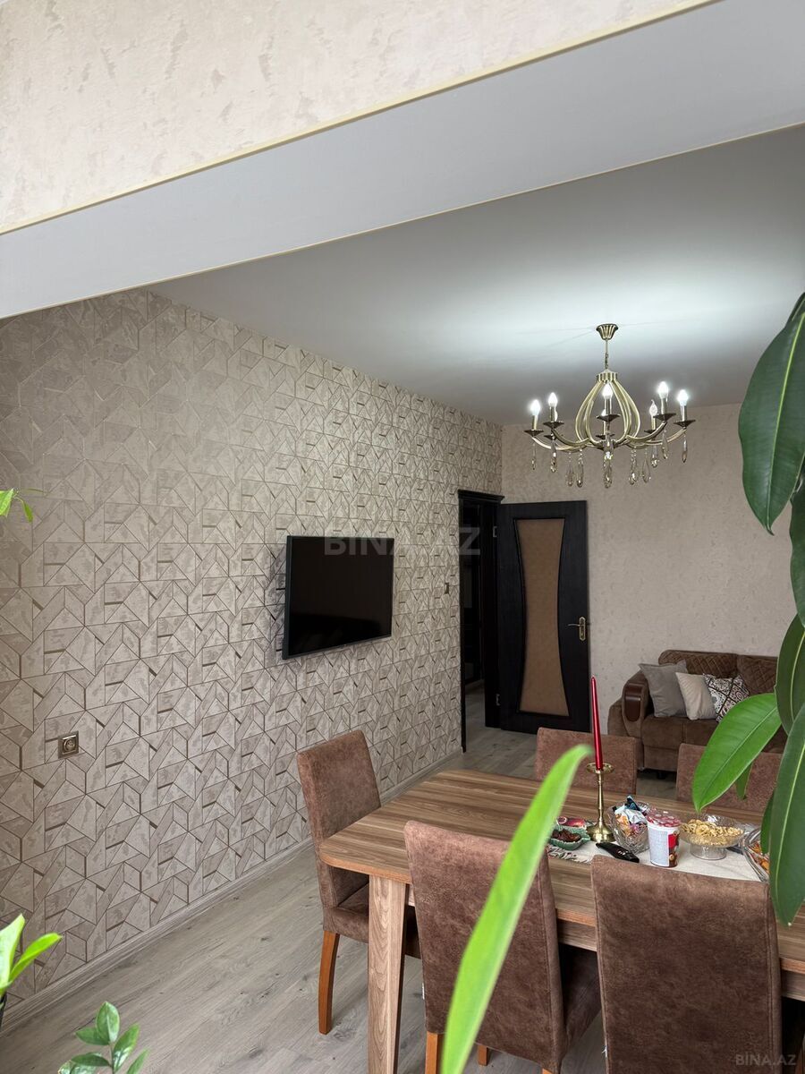 3 otaqlı Köhnə tikili, Bakıxanov q., Bakı