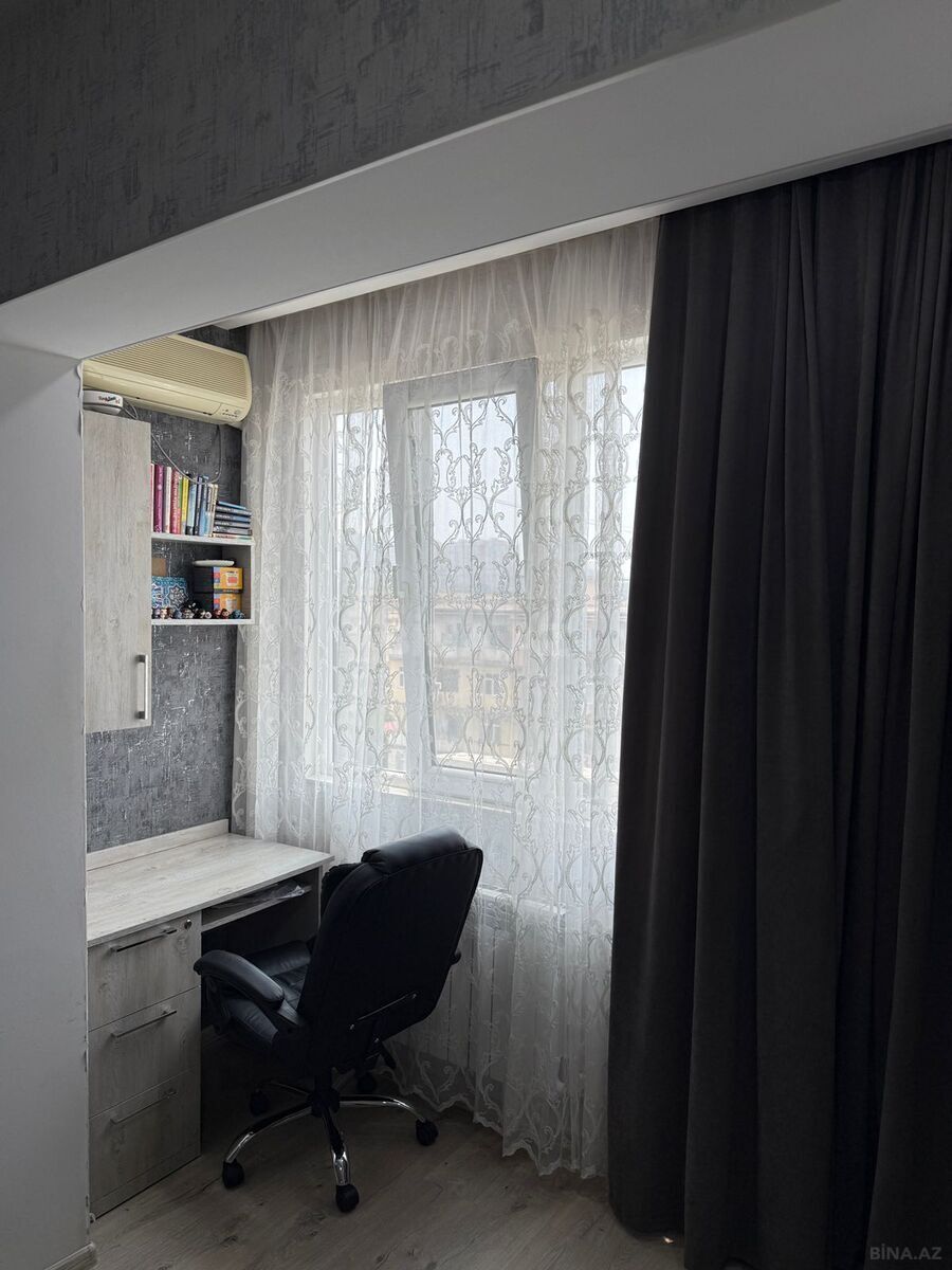 3 otaqlı Köhnə tikili, Bakıxanov q., Bakı