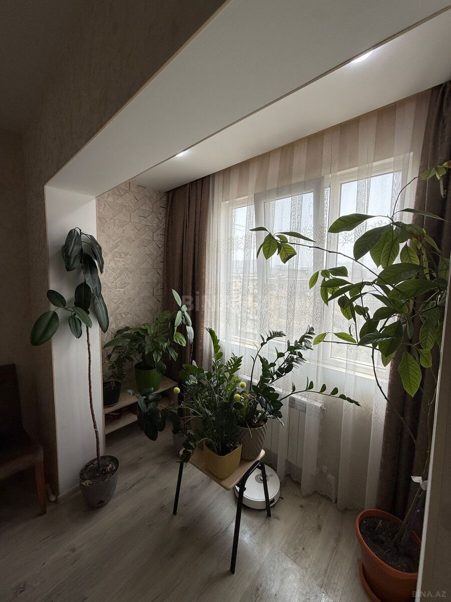 3 otaqlı Köhnə tikili, Bakıxanov q., Bakı
